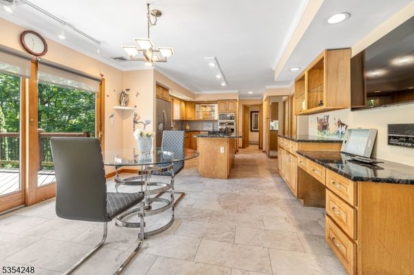 Chandelier, Dining room, Interior, Kitchen, Recessed Lighting, Stainless Steel Appliances