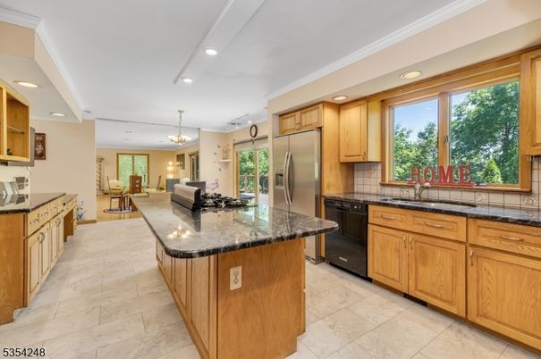 Chandelier, Interior, Kitchen, Recessed Lighting, Stainless Steel Appliances