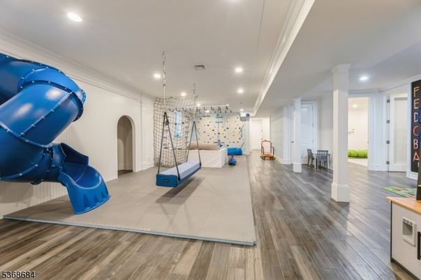 Interior, Pendant Lights, Recessed Lighting, Wood Texture Flooring