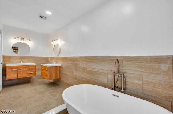 Bathroom, Dual Sink Vanities, Free Standing Baths, Interior, Recessed Lighting