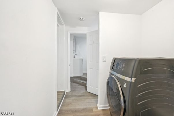 Interior, Washer, Wood Texture Flooring