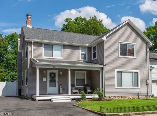 Exterior, Facade, Farmhouse