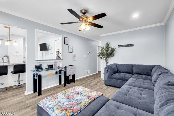 Interior, Living room, Pendant Lights, Recessed Lighting, Wood Texture Flooring