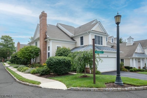 Attached, Exterior, Facade, Cape Cod