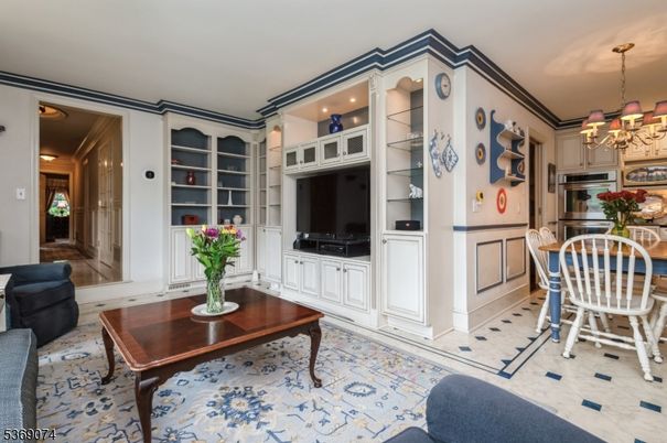 Chandelier, Dining room, Interior, Kitchen