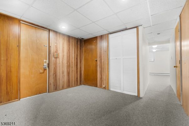 Empty room, Interior, Recessed Lighting, Wooden Walls