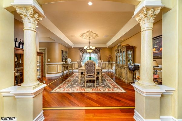 Chandelier, Dining room, Interior, Recessed Lighting, Wood Texture Flooring