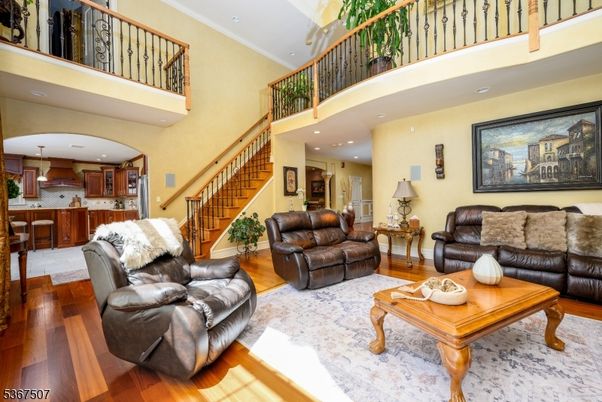 Interior, Kitchen, Living room, Pendant Lights, Recessed Lighting, Wood Texture Flooring