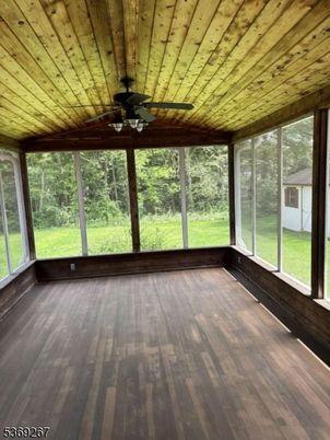 Empty room, Interior, Sun Room, Wooden Ceilings, Wood Texture Flooring