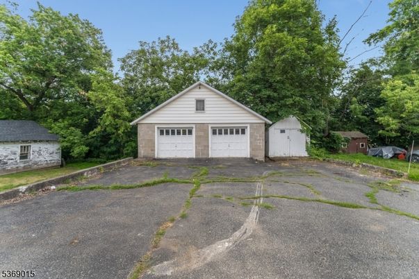 Backyard, Detached Garage, Exterior