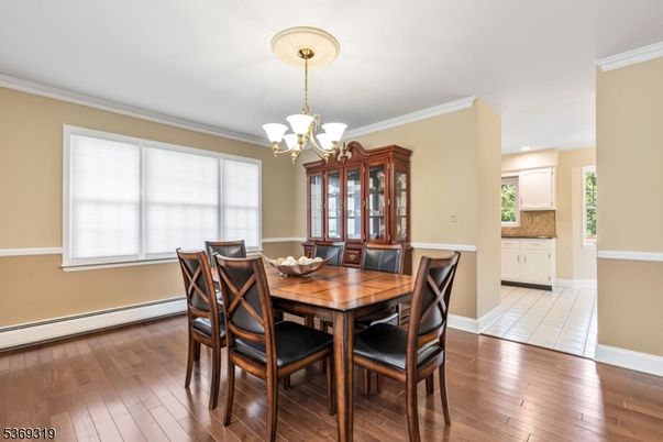 Chandelier, Dining room, Interior, Recessed Lighting, Wood Texture Flooring