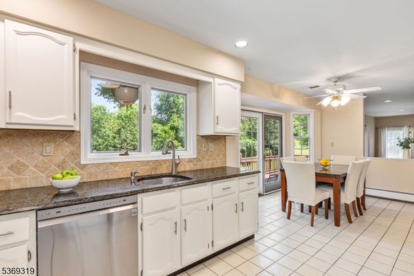 Dining room, Interior, Kitchen, Recessed Lighting