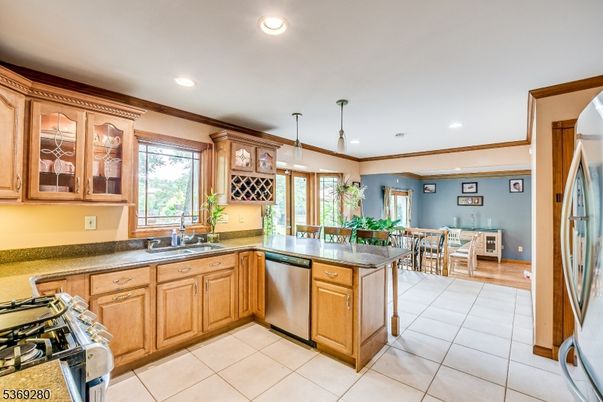 Dining room, Interior, Kitchen, Pendant Lights, Recessed Lighting