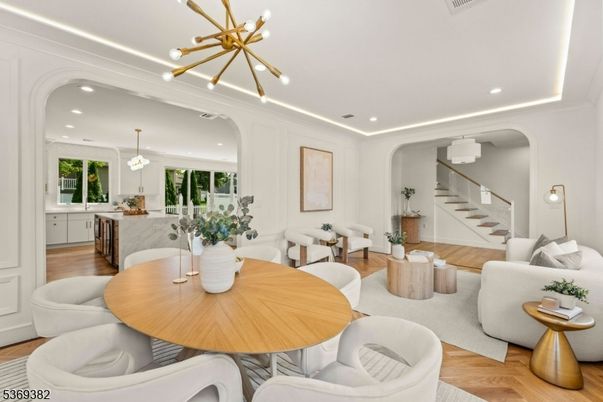 Dining room, Interior, Living room, Pendant Lights, Recessed Lighting, Wood Texture Flooring