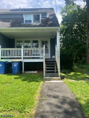Exterior, Facade, American Foursquare