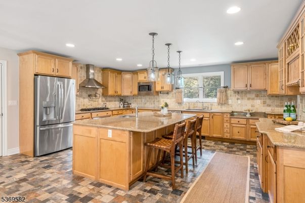 Interior, Kitchen, Pendant Lights, Recessed Lighting, Stainless Steel Appliances