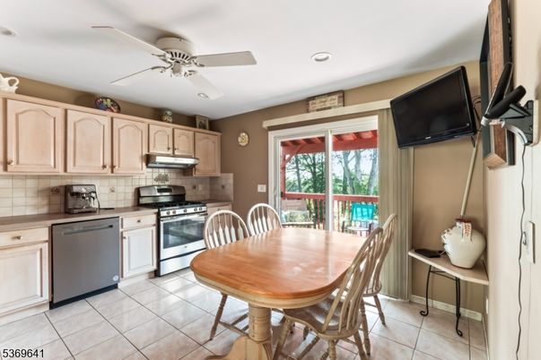 Dining room, Interior, Kitchen, Recessed Lighting