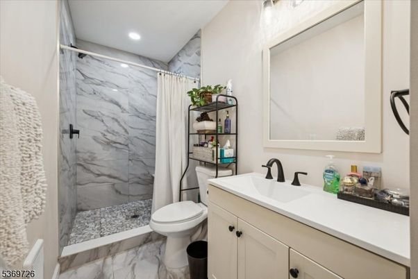 Bathroom, Interior, Marble, Marble Walls, Recessed Lighting