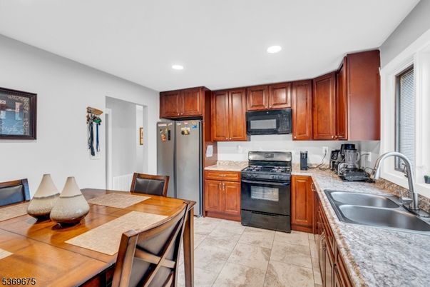 Dining room, Interior, Kitchen, Recessed Lighting