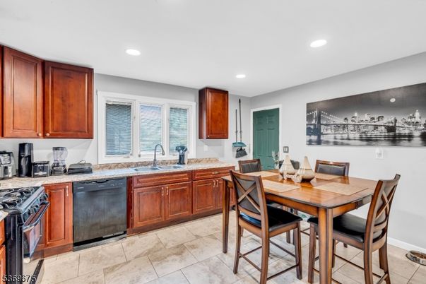 Dining room, Interior, Kitchen, Recessed Lighting