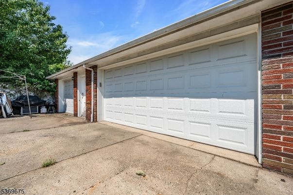 Detached Garage, Exterior