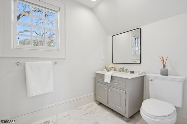 Bathroom, Interior, Marble, Recessed Lighting