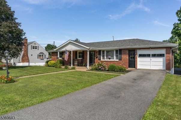 Attached, Exterior, Facade, Brick Facade, Ranch