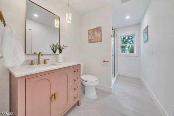 Bathroom, Interior, Pendant Lights, Recessed Lighting