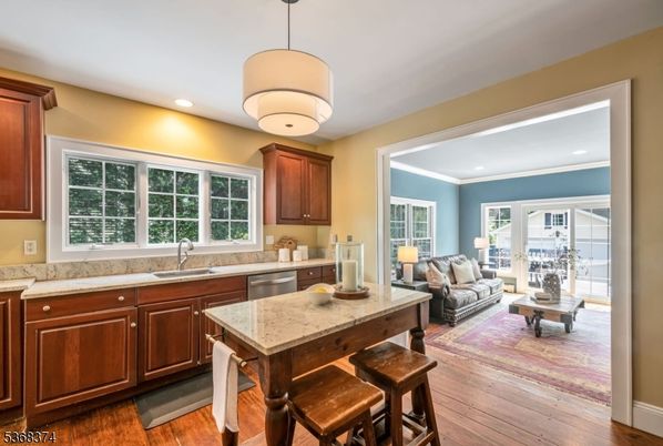 Interior, Kitchen, Living room, Pendant Lights, Recessed Lighting, Wood Texture Flooring