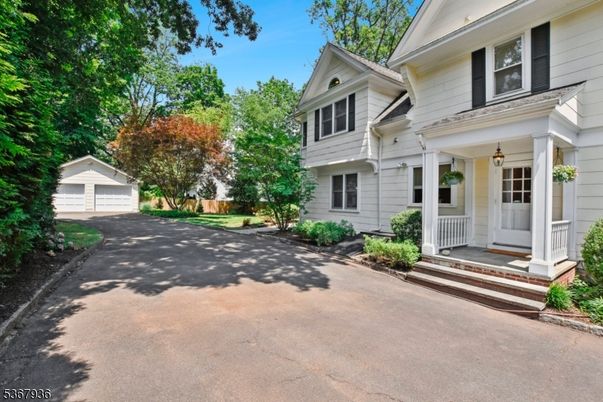 Detached Garage, Exterior