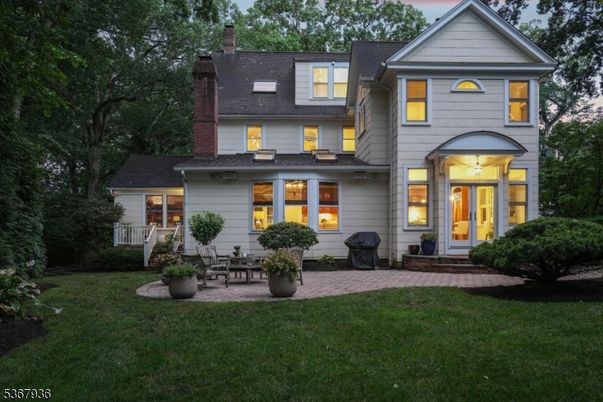Exterior, Facade, Farmhouse