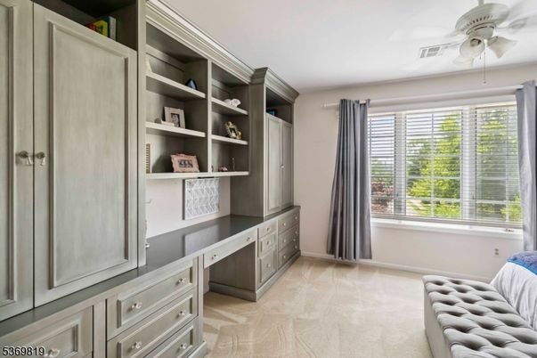 Home Office, Interior