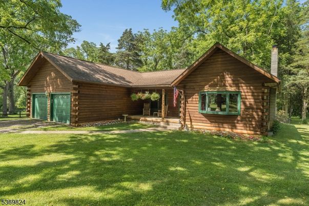 Backyard, Exterior, Facade, Log Home