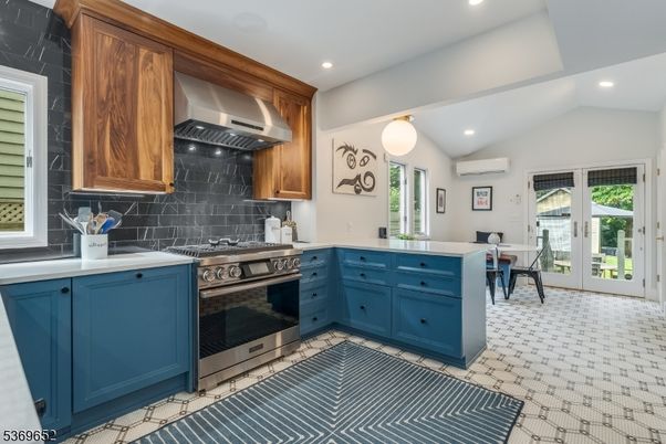 Dining room, Interior, Kitchen, Recessed Lighting, Stainless Steel Appliances