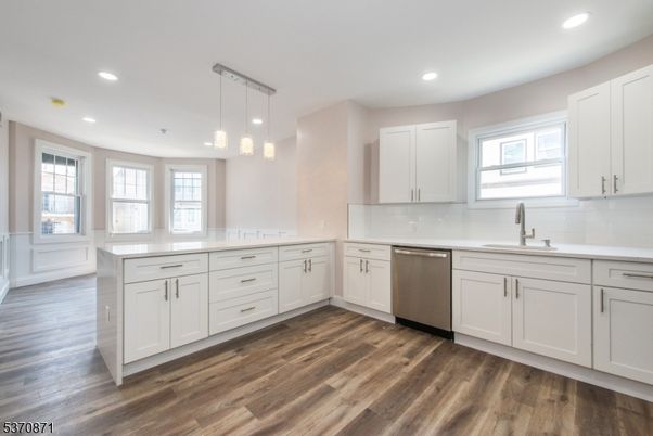 Interior, Kitchen, Pendant Lights, Recessed Lighting, Wood Texture Flooring
