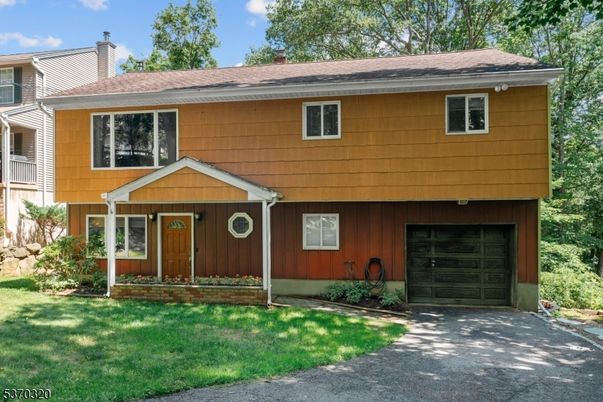 Attached, Exterior, Facade, Raised Ranch