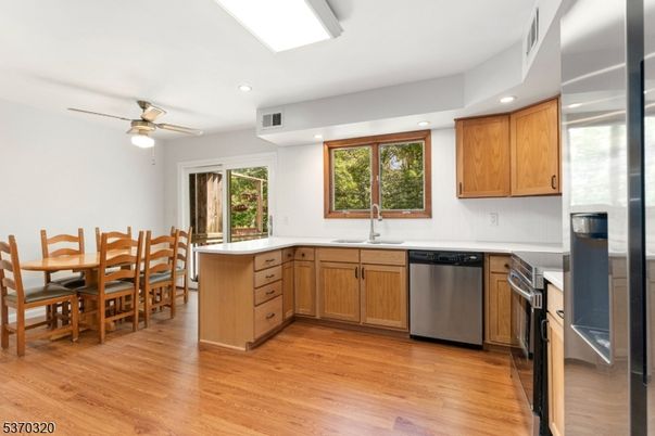 Dining room, Interior, Kitchen, Recessed Lighting, Wood Texture Flooring