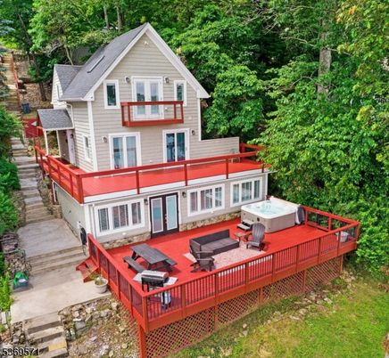 Exterior, Hot Tub