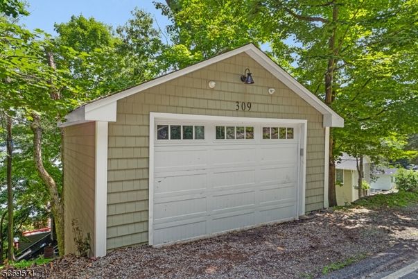 Detached Garage, Exterior
