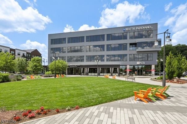 Backyard, Exterior, Facade, Highrise