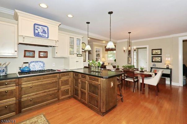 Dining room, Interior, Kitchen, Pendant Lights, Recessed Lighting, Wood Texture Flooring