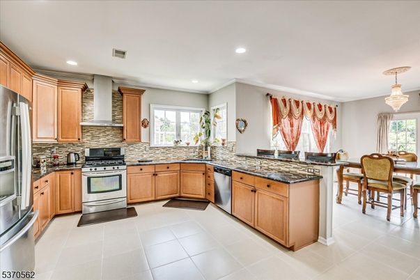 Dining room, Interior, Kitchen, Recessed Lighting, Stainless Steel Appliances