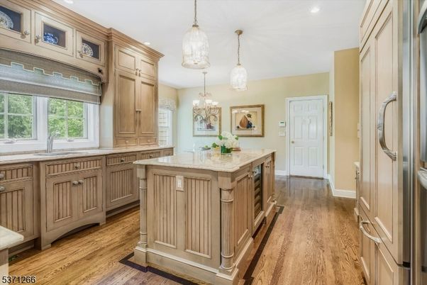 Chandelier, Interior, Kitchen, Pendant Lights, Recessed Lighting, Wood Texture Flooring