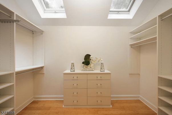 Interior, Walk-in Closets, Wood Texture Flooring