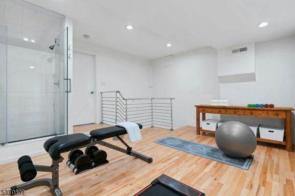 Fitness Equipment, Interior, Recessed Lighting, Wood Texture Flooring