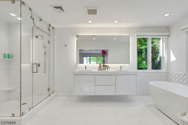 Bathroom, Dual Sink Vanities, Free Standing Baths, Glass Shower, Interior, Recessed Lighting