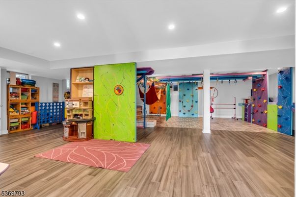 Interior, Recessed Lighting, Wood Texture Flooring