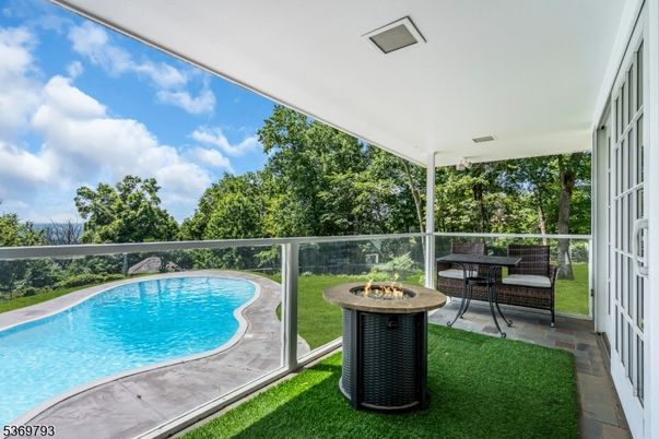 Exterior, Pool, Sun Room