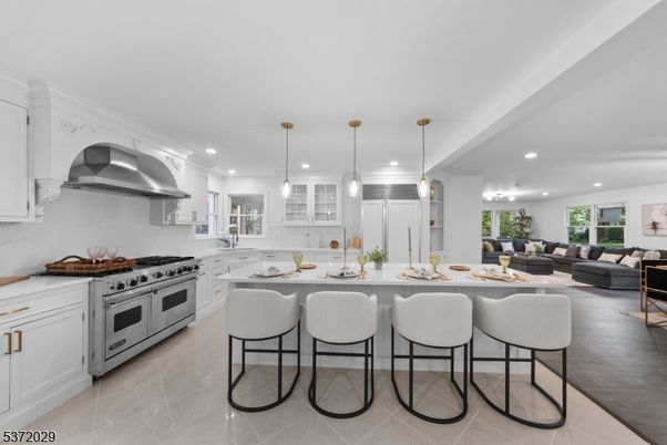 Interior, Kitchen, Living room, Pendant Lights, Recessed Lighting, Stainless Steel Appliances