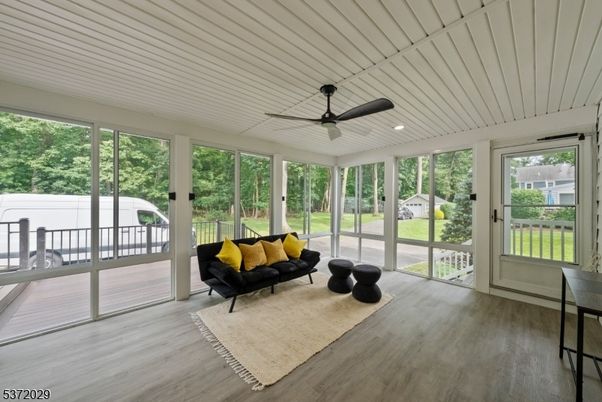 Interior, Recessed Lighting, Sun Room, Wood Texture Flooring